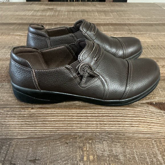 Clarks Collection Slip On Brown Leather Loafers Size 7.5 - Picture 3 of 6